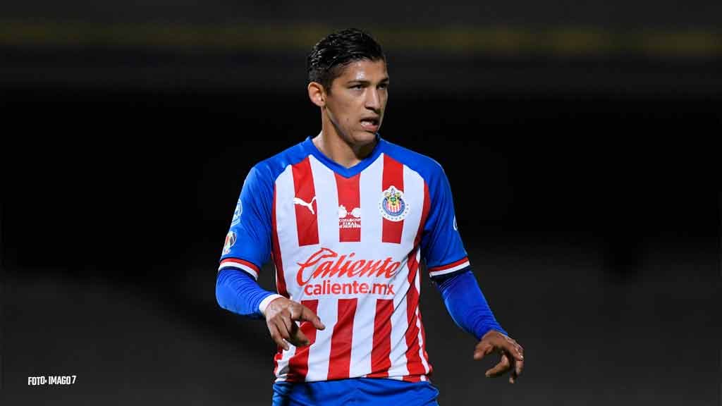 Ante lesiones, Zaldívar se perfila para ser titular con Chivas en repechaje