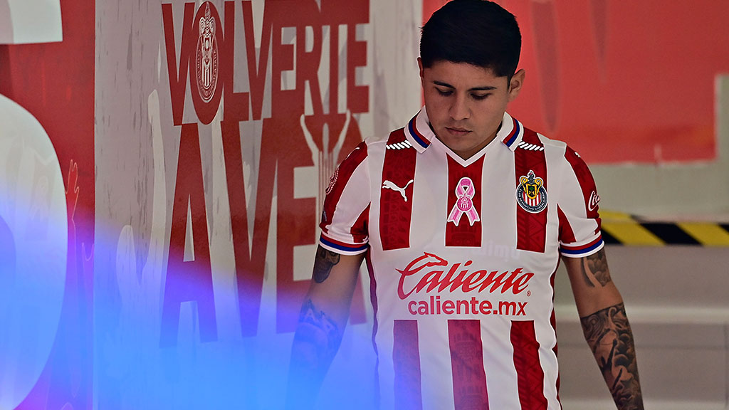 Chivas pone transferibles a Chofis López, ‘Gallito’ Vázquez y Alexis Peña