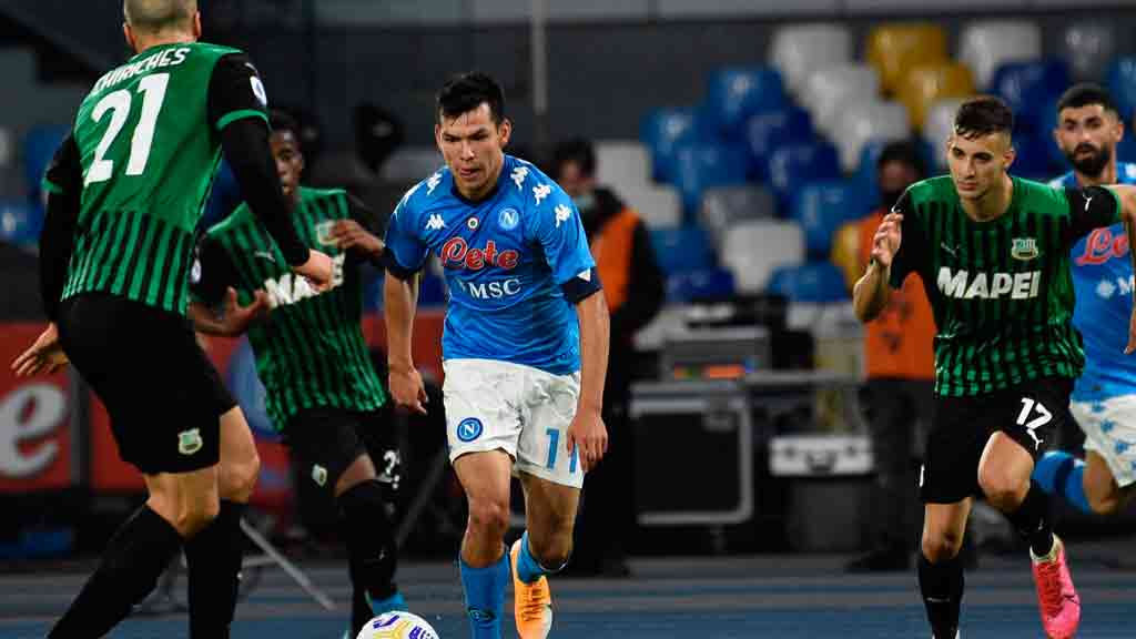 Chucky Lozano se molestó por salir de cambio ante Sassuolo