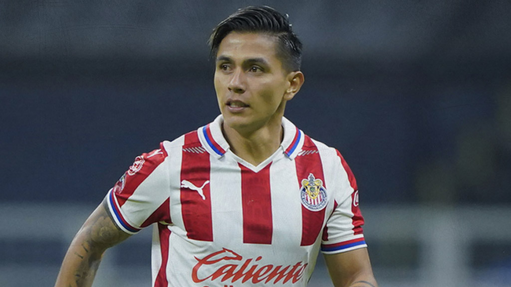 OFICIAL: Dieter Villalpando, baja definitiva de Chivas