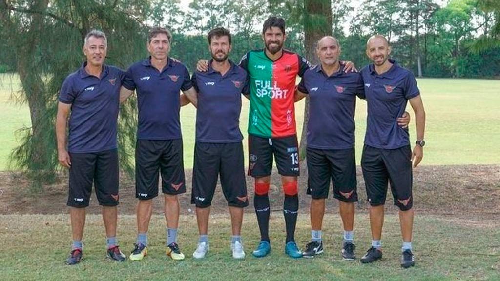 'Lobo' Abreu renuncia como técnico y jugador del Boston River