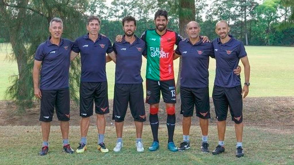 ‘Loco’ Abreu renuncia como técnico y jugador del Boston River