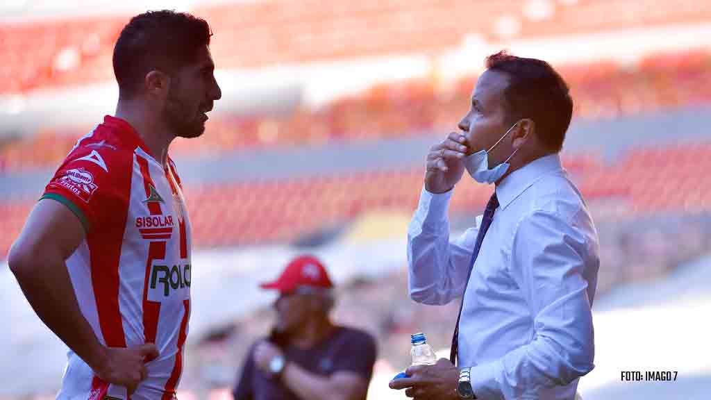 oficial-jair-pereira-renueva-contrato-con-el-necaxa
