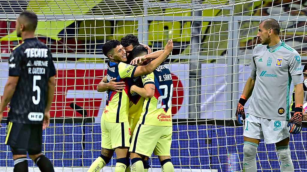 Video: Polémico gol anulado de Henry Martín