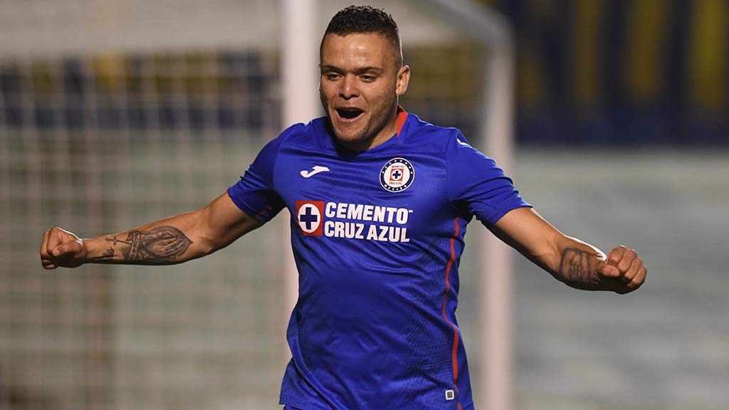 video-gol-de-javier-aquino-para-el-empate-de-tigres-ante-cruz-azul