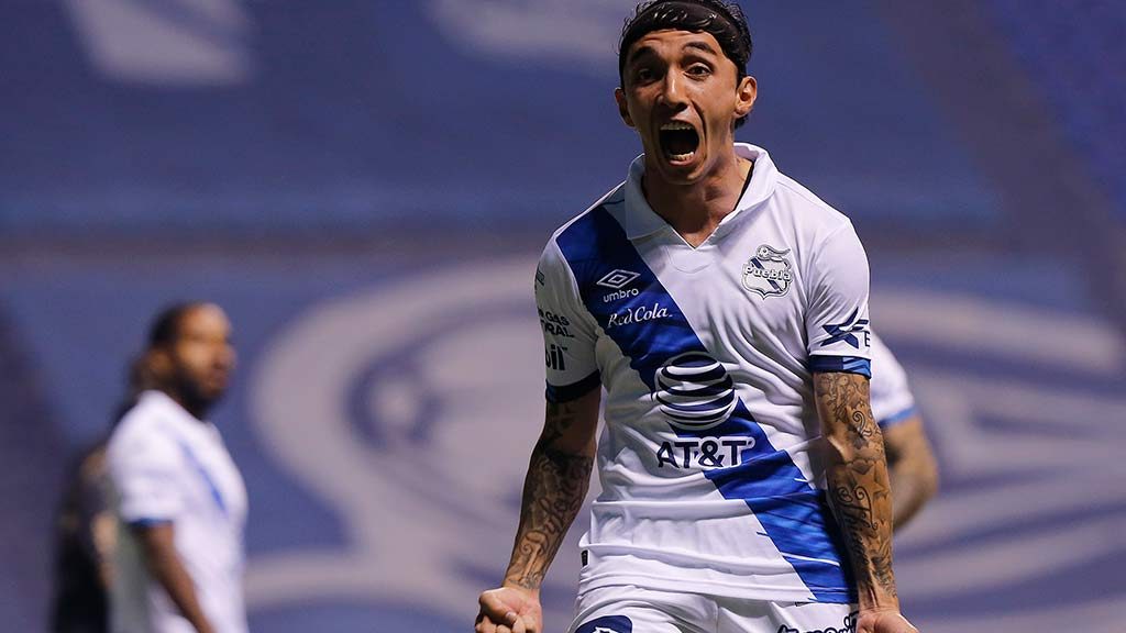 Video: Gol de Omar Fernández para adelantar a Puebla sobre León