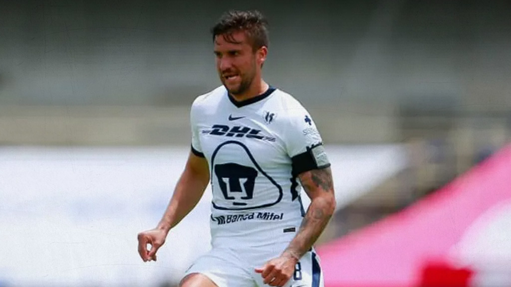 iniestra pumas