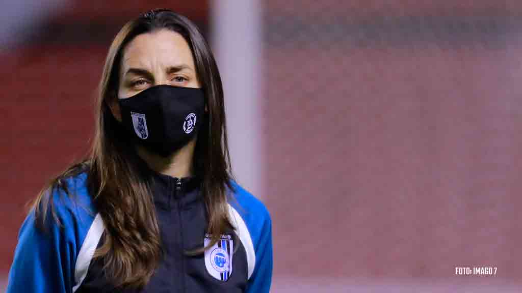 Carla Rossi Gallos Femenil