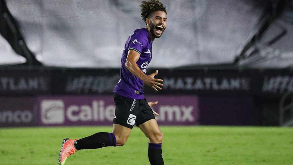 OFICIAL: César Huerta regresa a Chivas