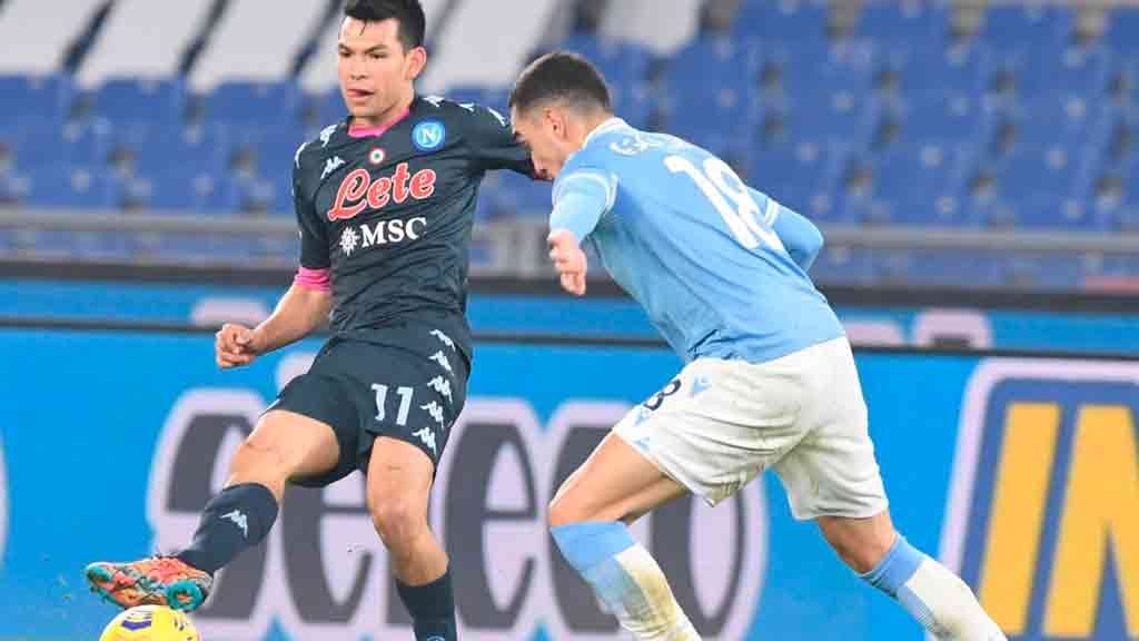 Chucky Lozano salió lesionado en partido del Napoli