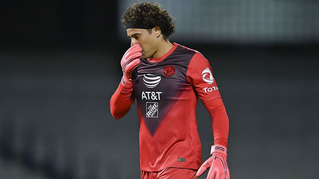 Guillermo Ochoa, con ofertas de Rayados y MLS