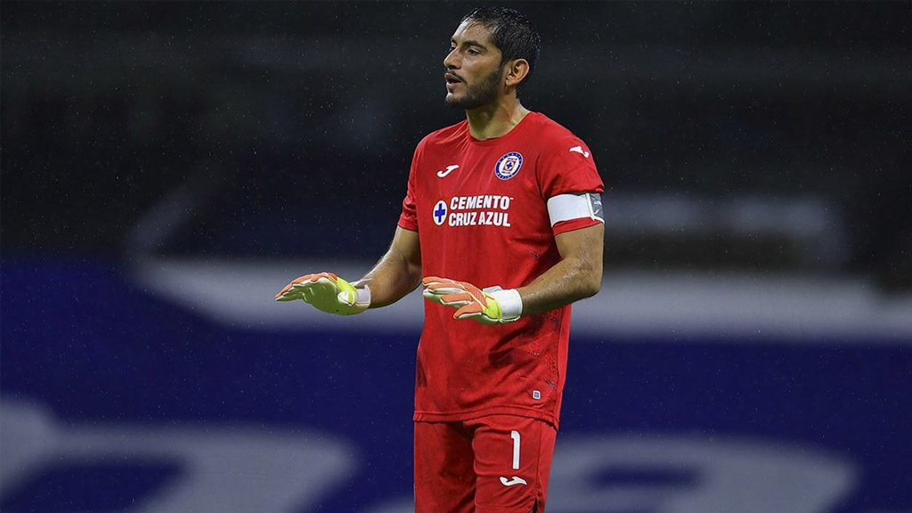 Jesús Corona entre los transferibles de Cruz Azul