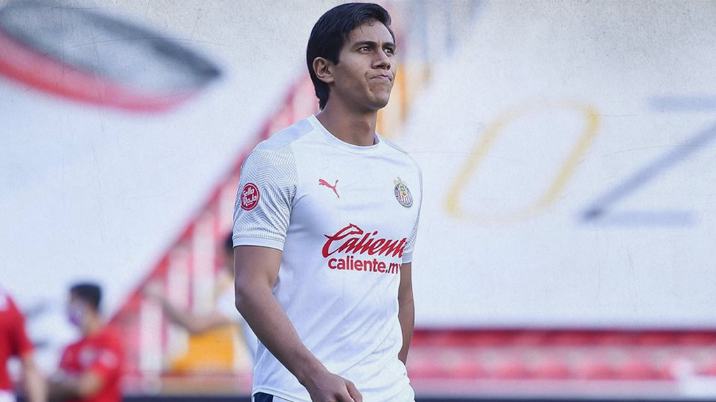 José Juan Macías se queda en Chivas
