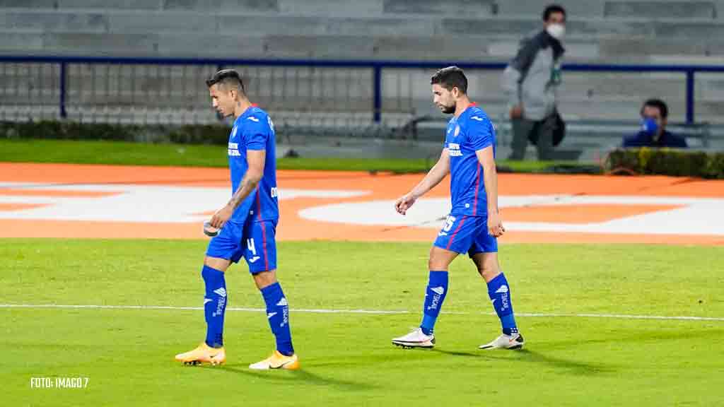 jugadores-de-cruz-azul-arremeten-contra-hector-huerta