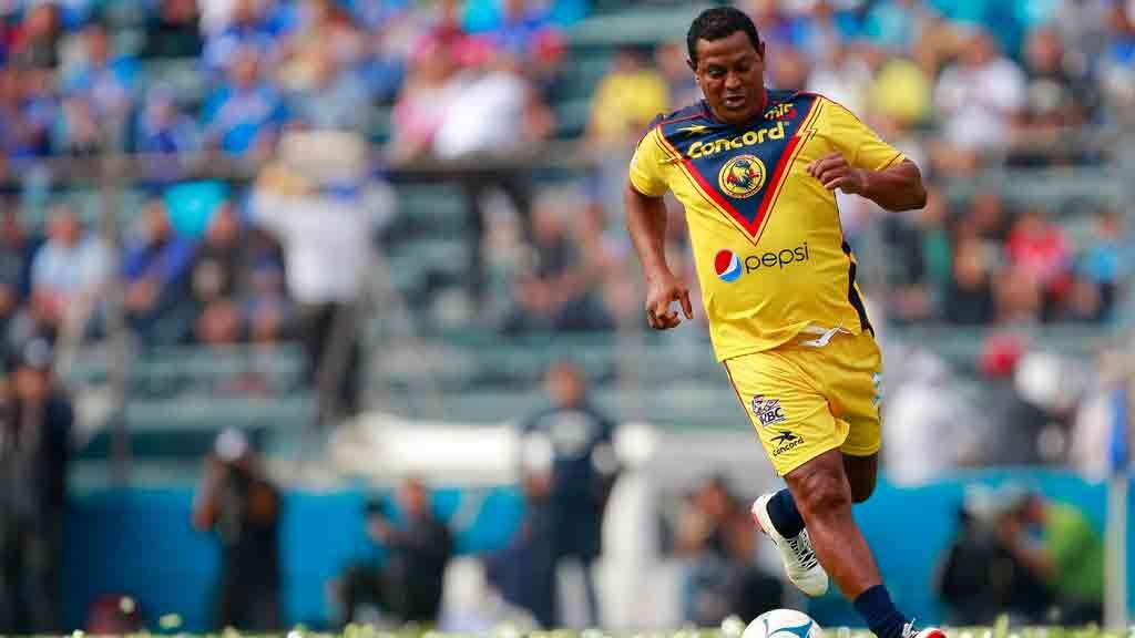 Negro Santos se burla de Ponce tras eliminación de Chivas