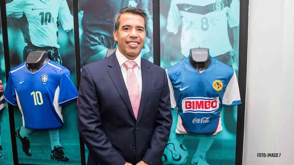 Pavel Pardo podría volver a América como directivo