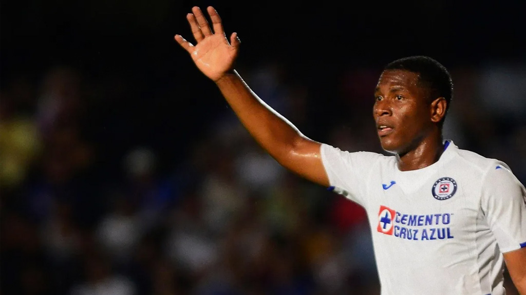 Bryan Angulo: Cruz Azul echa para atrás su registro