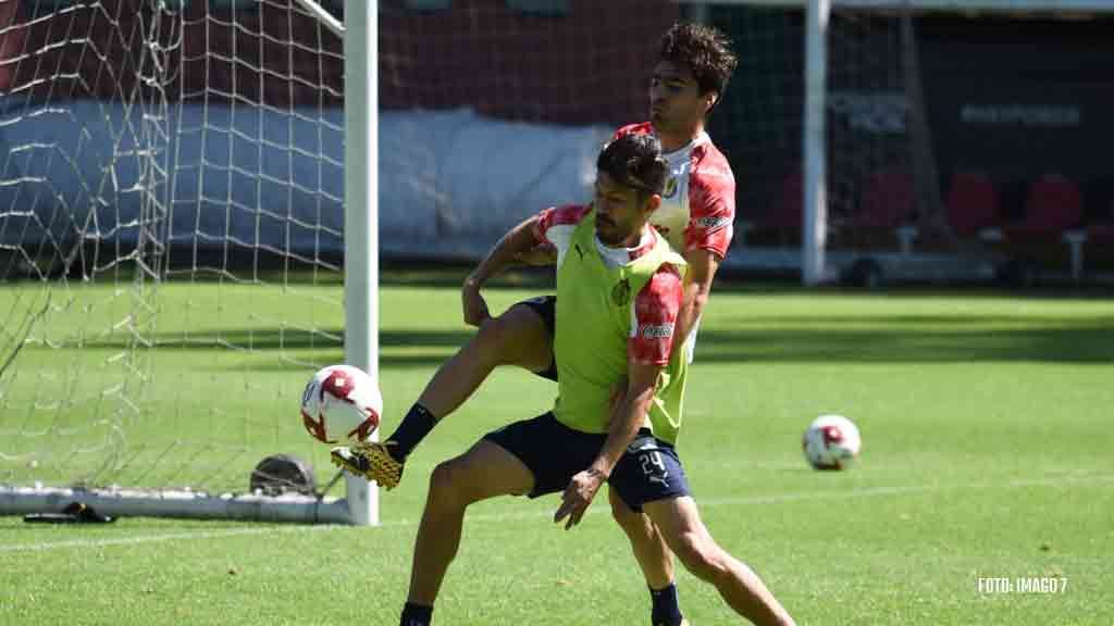 Chivas: Briseño defendió a Oribe Peralta por no cobrar penales