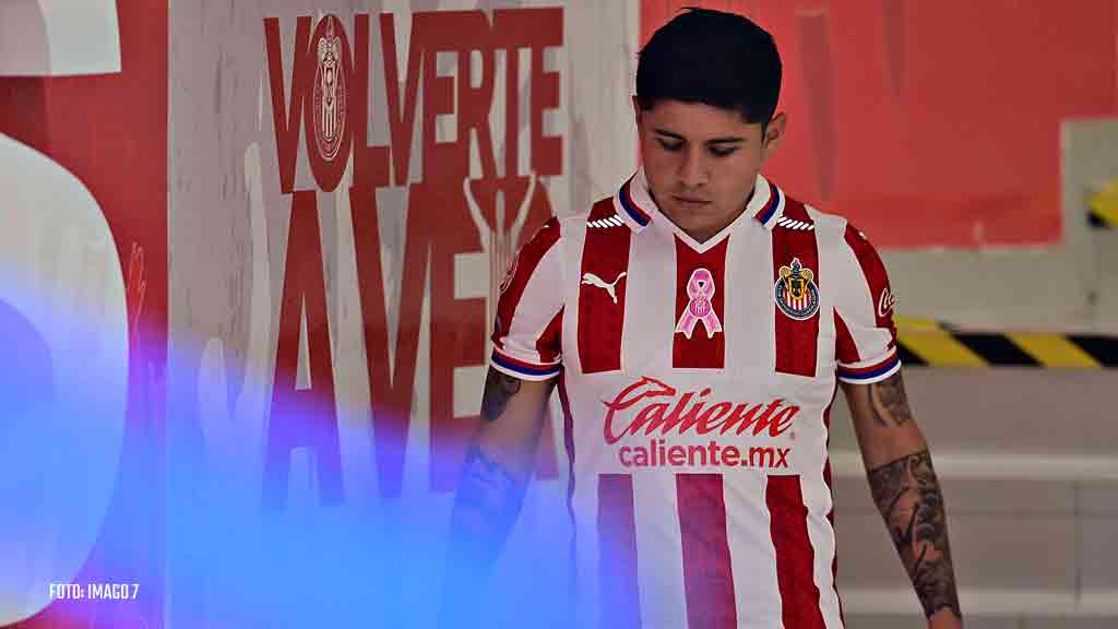 Chivas: Chofis López sin registro, Alexis Peña sí aparece