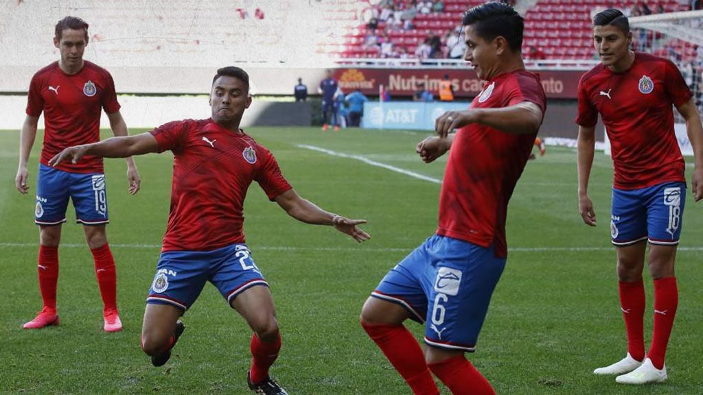 Chivas se deshace de indisciplinados, pero no gana dinero