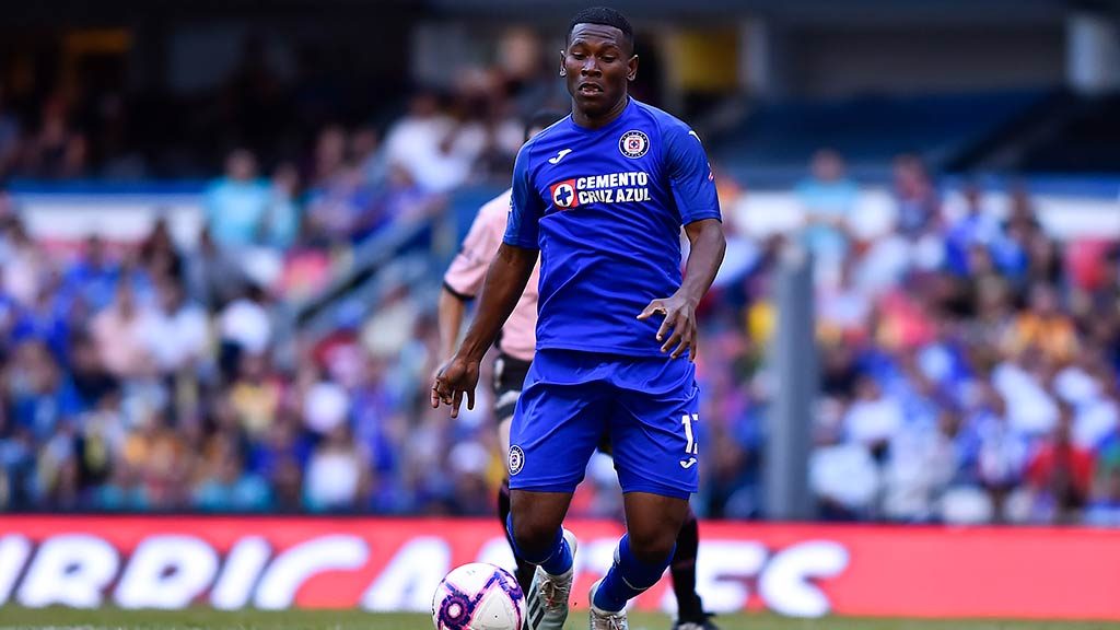 Cruz Azul analiza el regreso de Bryan Angulo