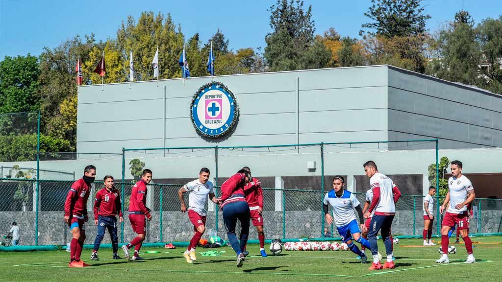 Cruz Azul buscaría 2 o 3 refuerzos para el Guard1anes 2021