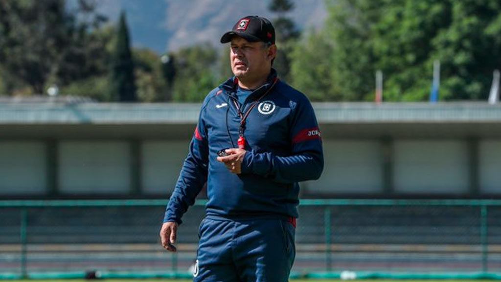 Cruz Azul va en busca de un defensa de cara al Guard1anes 2021