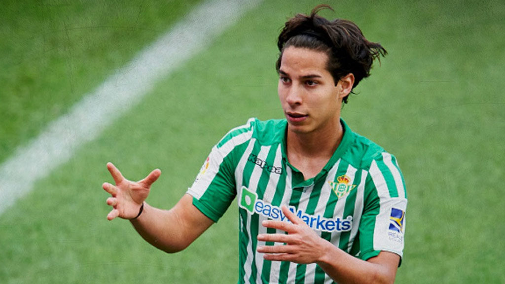 Diego Lainez se quedaría en el Real Betis