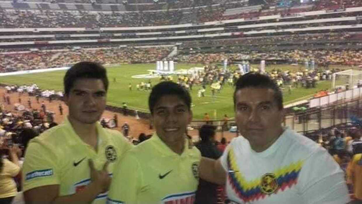 Emanuel Montejano con la camiseta de las Águilas del América