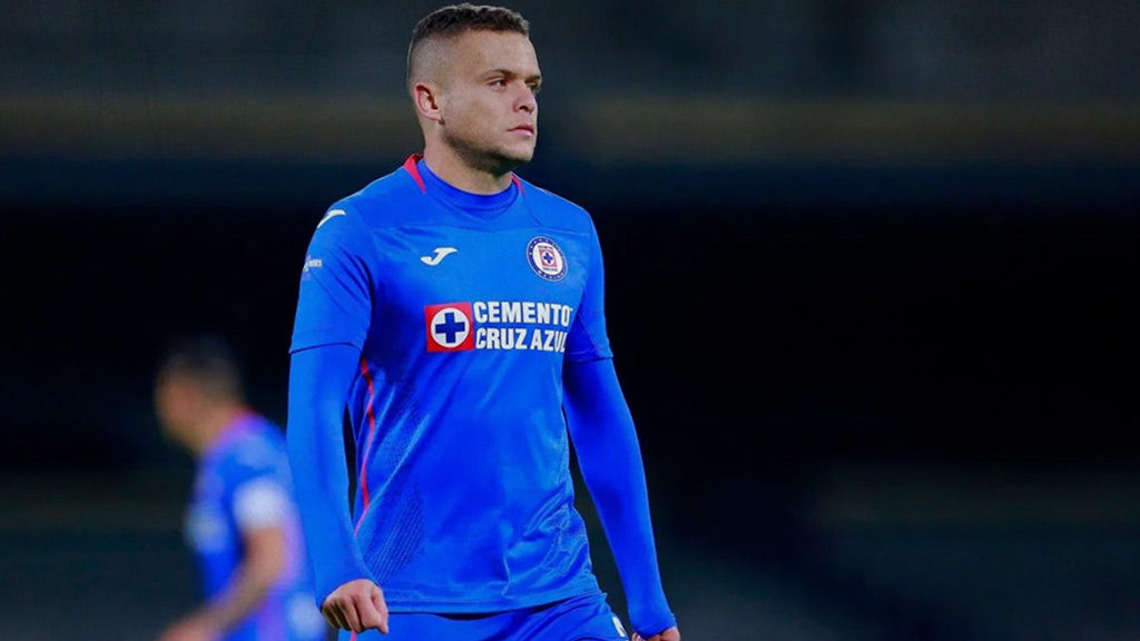 Cabecita Rodríguez y Bryan Angulo, convocados en Cruz Azul