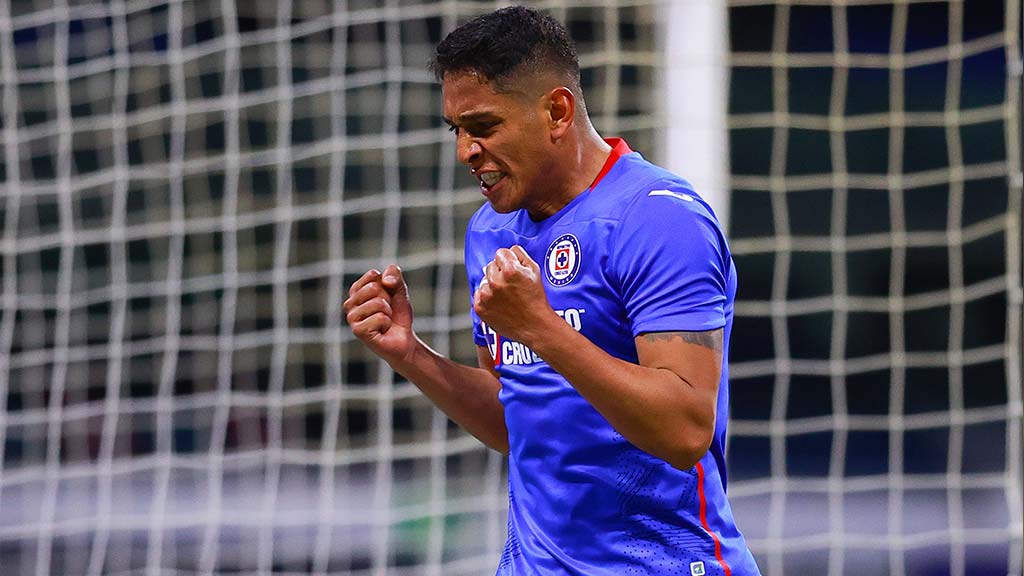 Luis Romo regresaría a la titularidad contra Querétaro