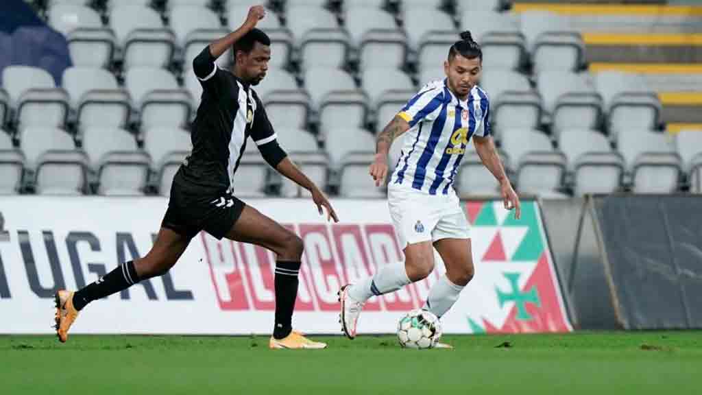 Tecatito Corona nombrado el jugador más valioso del Porto