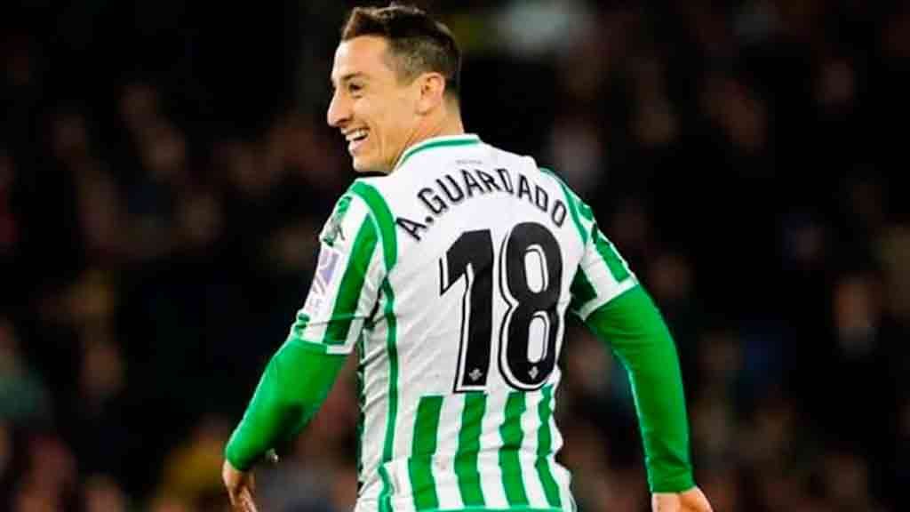 A Andrés Guardado lo buscan en Brasil y China