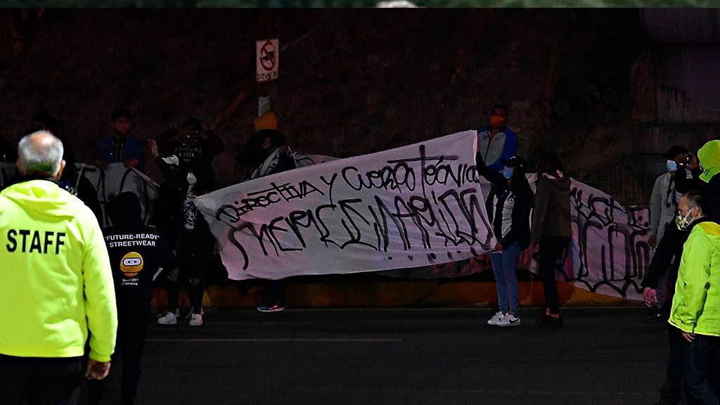Afición protesta contra Pachuca en las afueras del Hidalgo