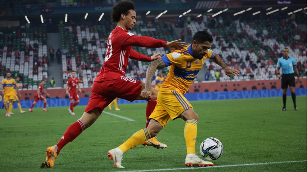 Leoy Sané vs Javier Aquino en el Mundial de Clubes