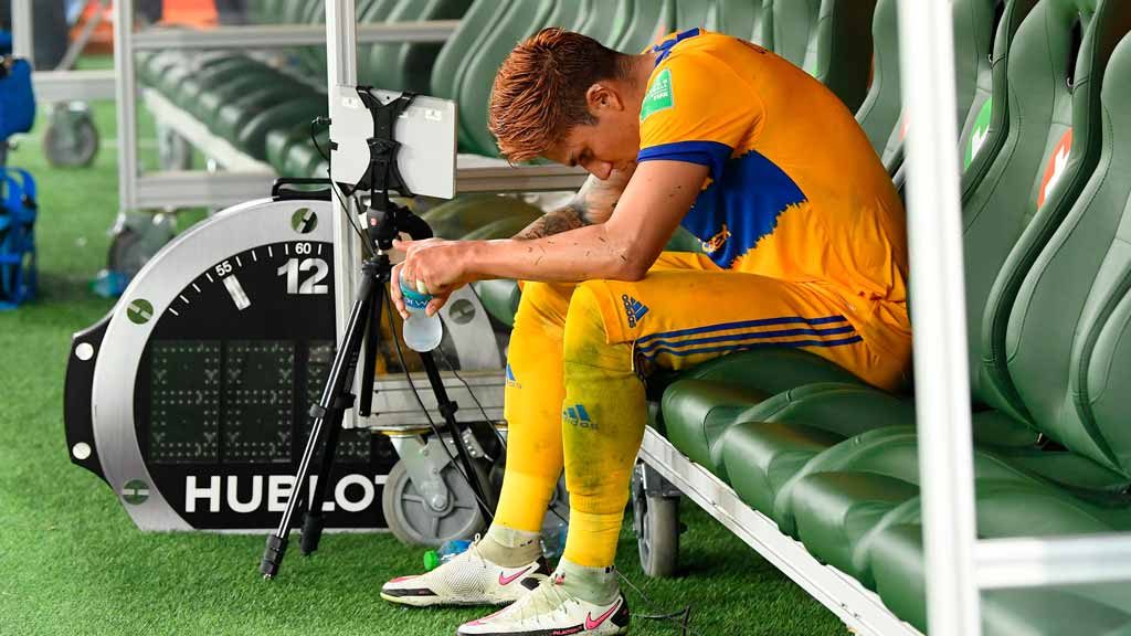 Carlos Salcedo ofrece disculpas tras perder la final ante Bayern Munich