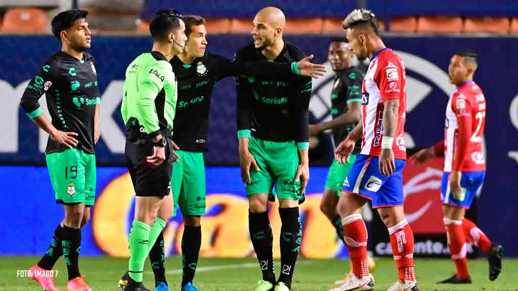 ¿Cuál sería la sanción de Berterame por los insultos a Félix Torres?