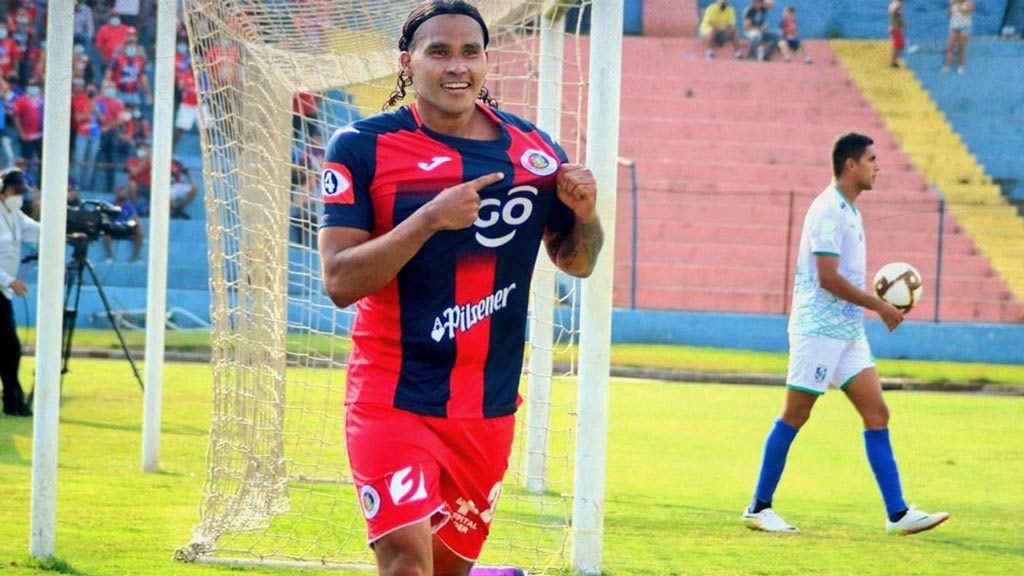 Gullit Peña habla de su supuesto problema con el alcohol