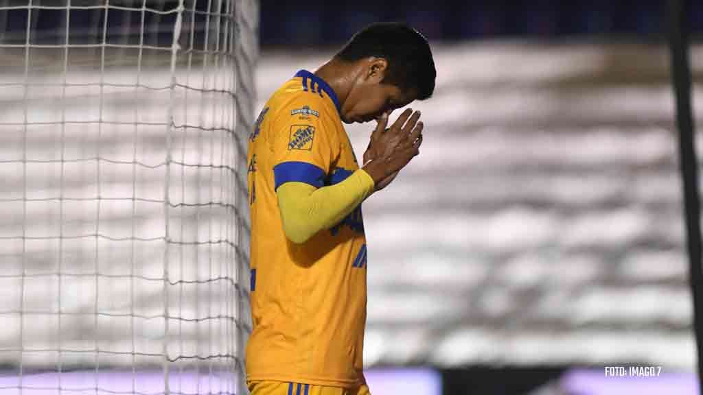 Hugo Ayala causaría baja entres dos y tres meses