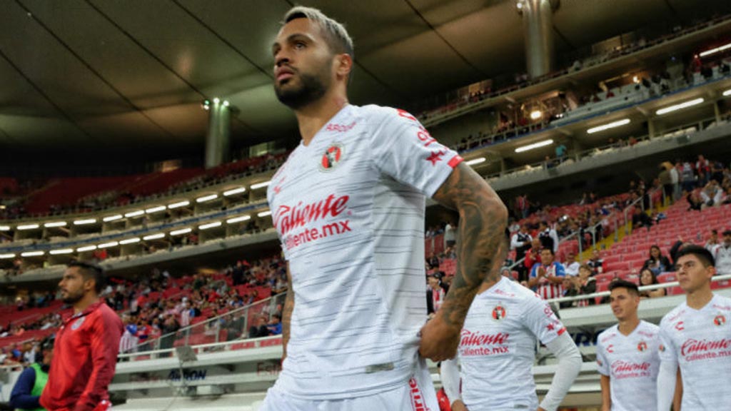 Julián Velázquez, cerca de dejar a Xolos