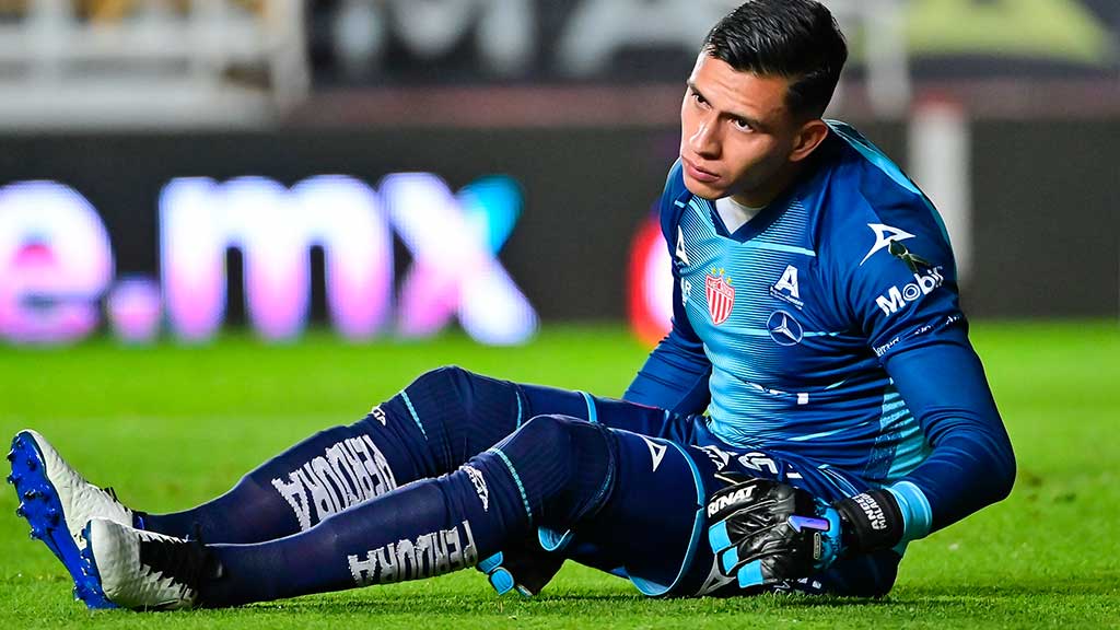 Lesión de Luis Malagón enciende las alarmas en la Selección Mexicana