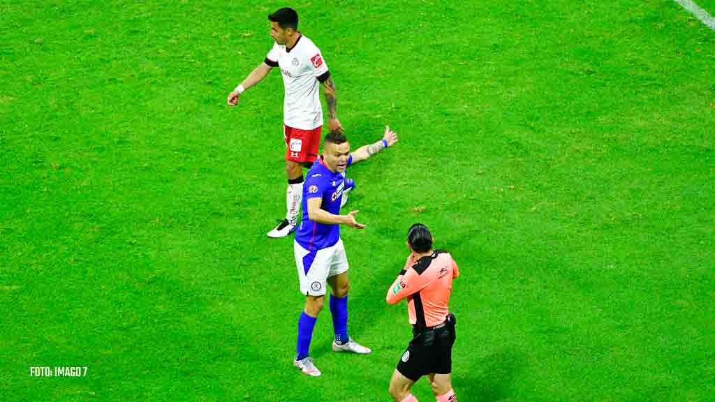 Macías Ramos le quitó gol a Cruz Azul y Toluca empató en dos minutos