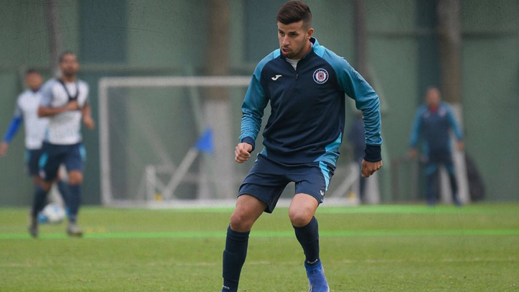 Cruz Azul todavía espera salida de Pablo Ceppelini