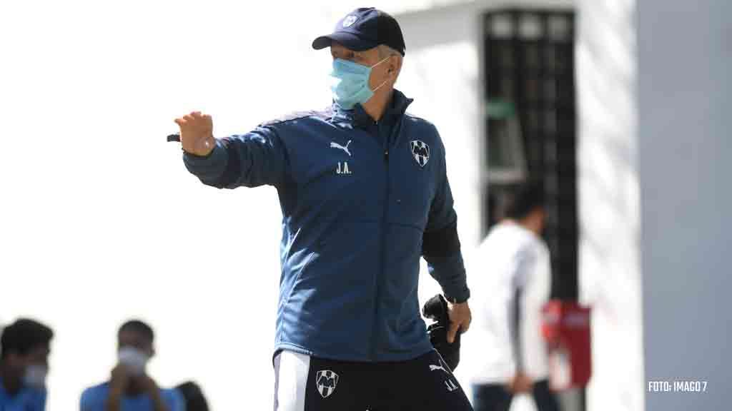 Rayados: Aguirre se defiende tras señalamientos por brote de Covid-19