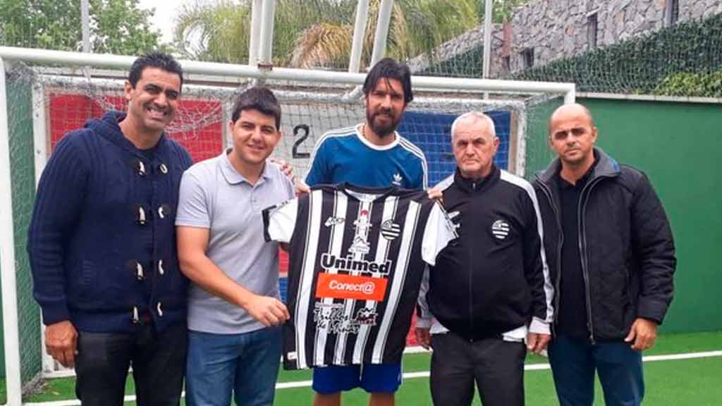 Sebastián Abreu suma un nuevo club a su carrera