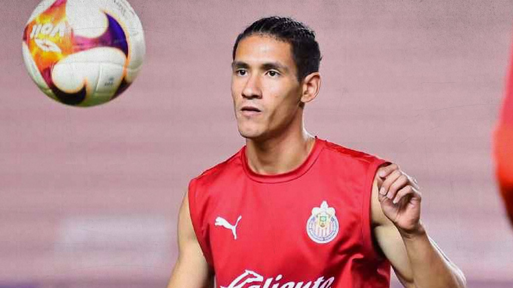 Uriel Antuna, limpio de Covid, puede jugar con Chivas