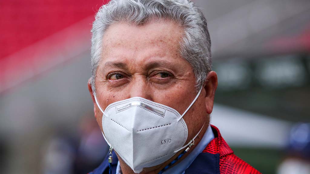 Víctor Manuel Vucetich no saldría de Chivas pese a malos resultados