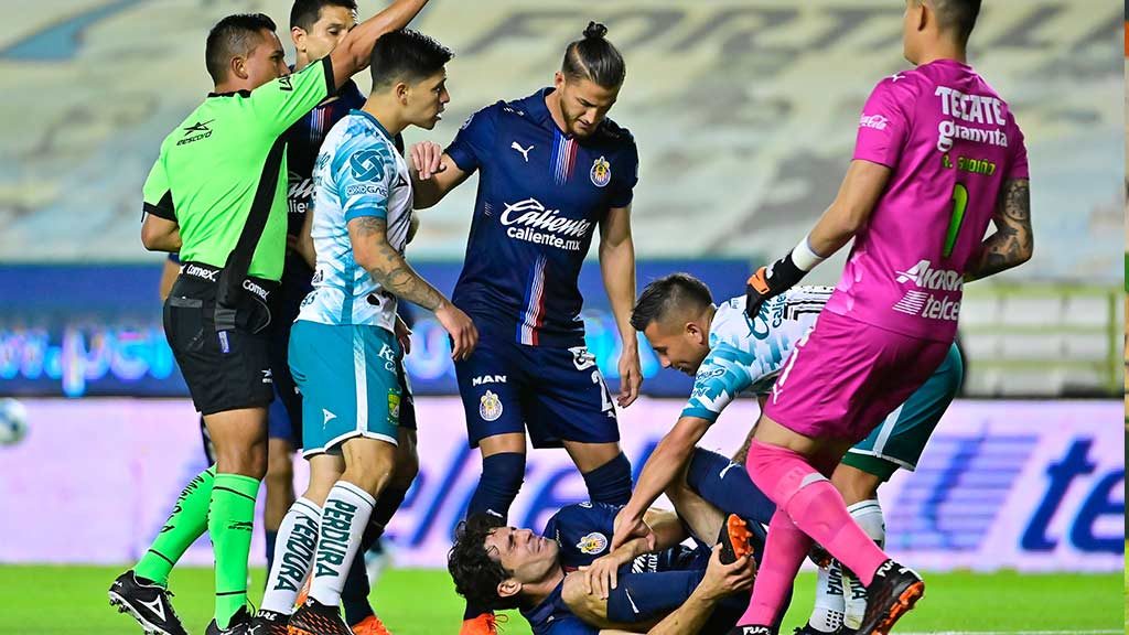 Video: Autogol de 'Pollo' Briseño ante León