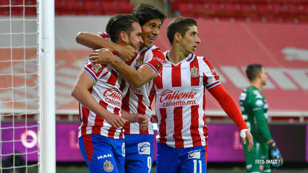 Video: Los goles del primer tiempo entre Chivas y Necaxa