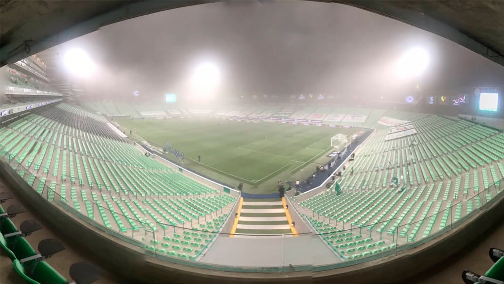 Video: 'Lluvia lagunera' detiene el partido entre Santos y Rayados